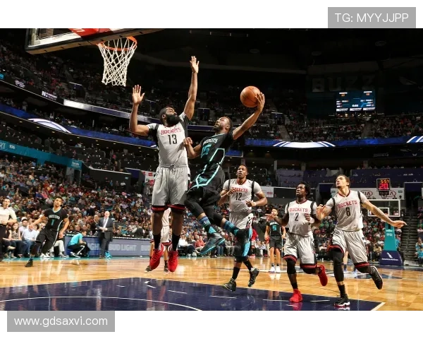 黄蜂五人上双胜火箭豪取八连胜